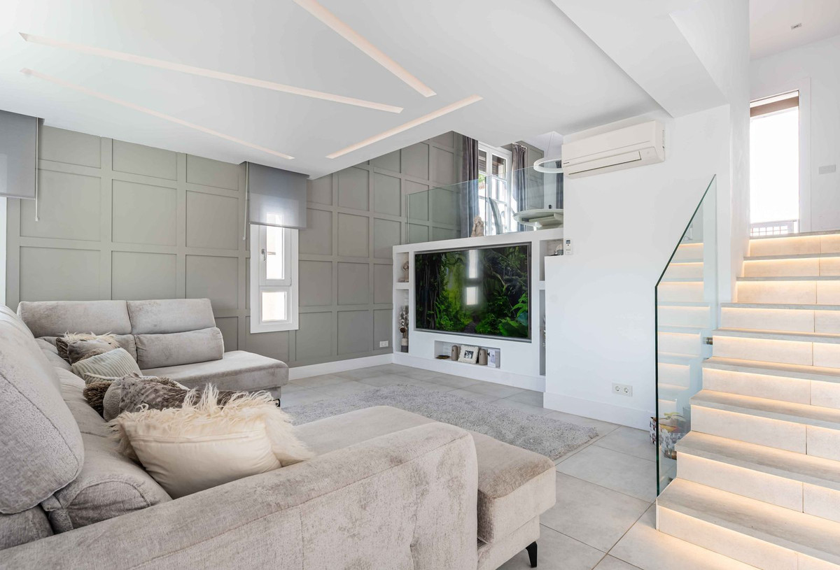 4 Bed Townhouse for sale in Benahavís Costa Del Sol, Málaga, Spain