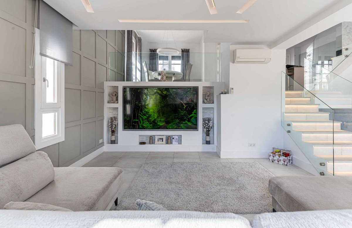 4 Bed Townhouse for sale in Benahavís Costa Del Sol, Málaga, Spain