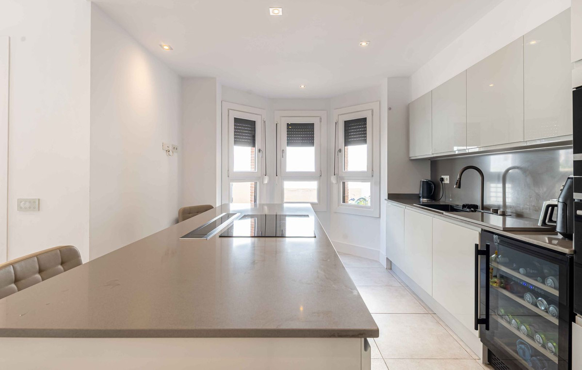 4 Bed Townhouse for sale in Benahavís Costa Del Sol, Málaga, Spain