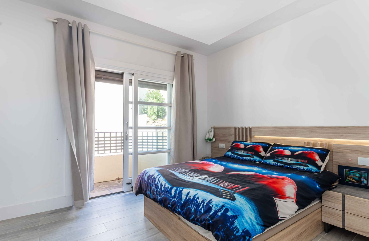 4 Bed Townhouse for sale in Benahavís Costa Del Sol, Málaga, Spain