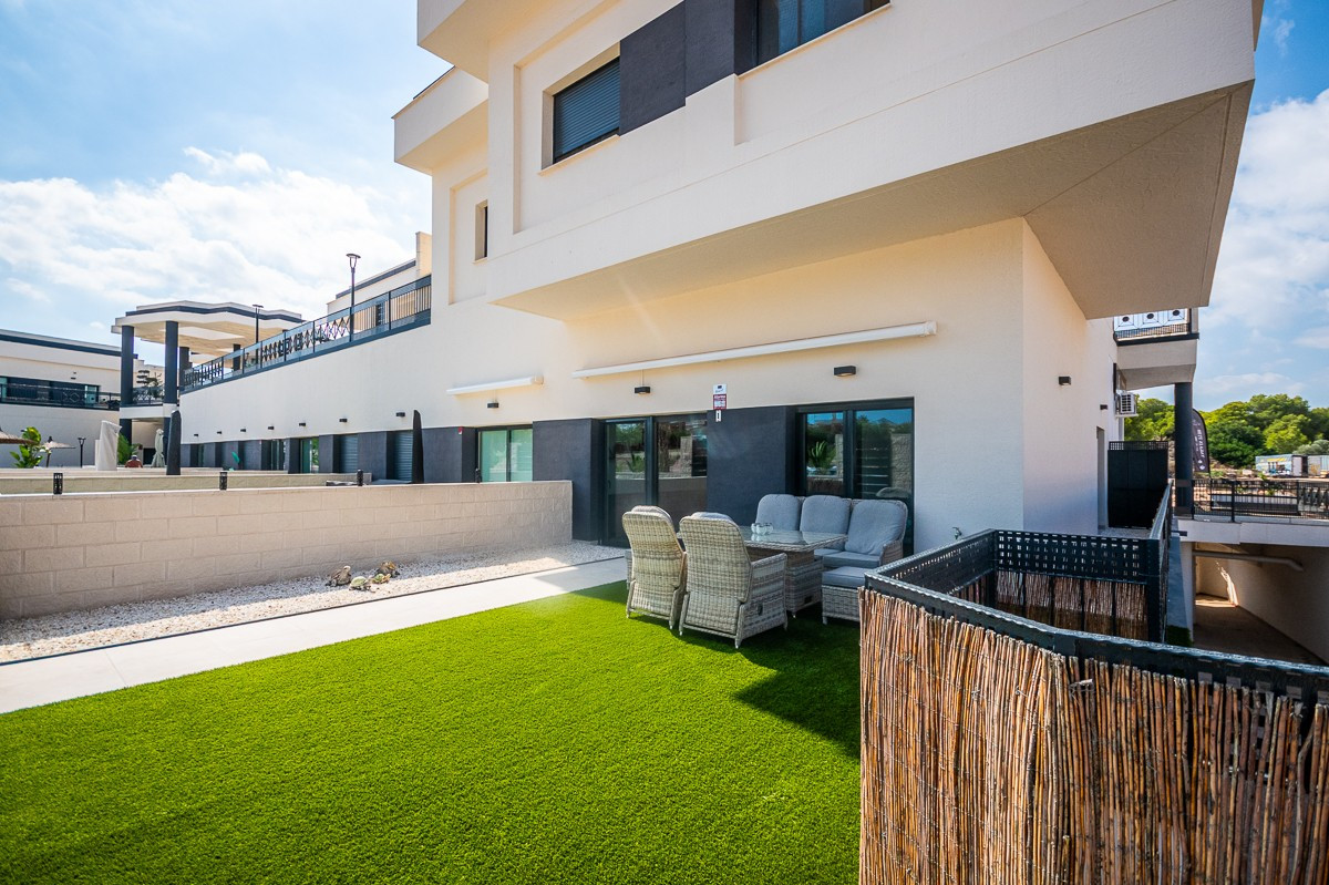 2 Bed Apartment for sale in Lo Crispin Costa Blanca, Alicante, Spain