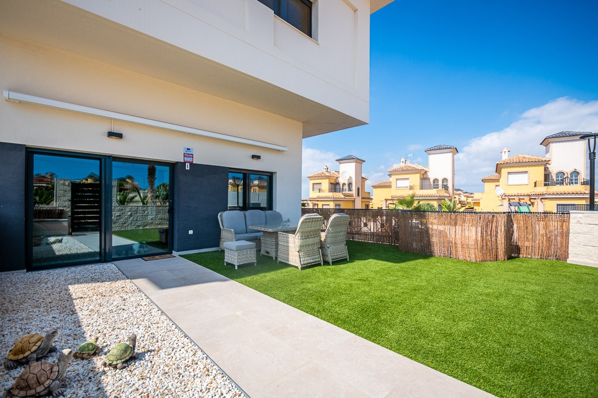 2 Bed Apartment for sale in Lo Crispin Costa Blanca, Alicante, Spain