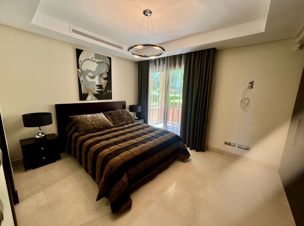 2 Bed Apartment for sale in Puerto Banús Costa Del Sol, Málaga, Spain