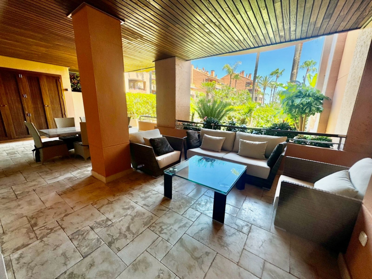 2 Bed Apartment for sale in Puerto Banús Costa Del Sol, Málaga, Spain