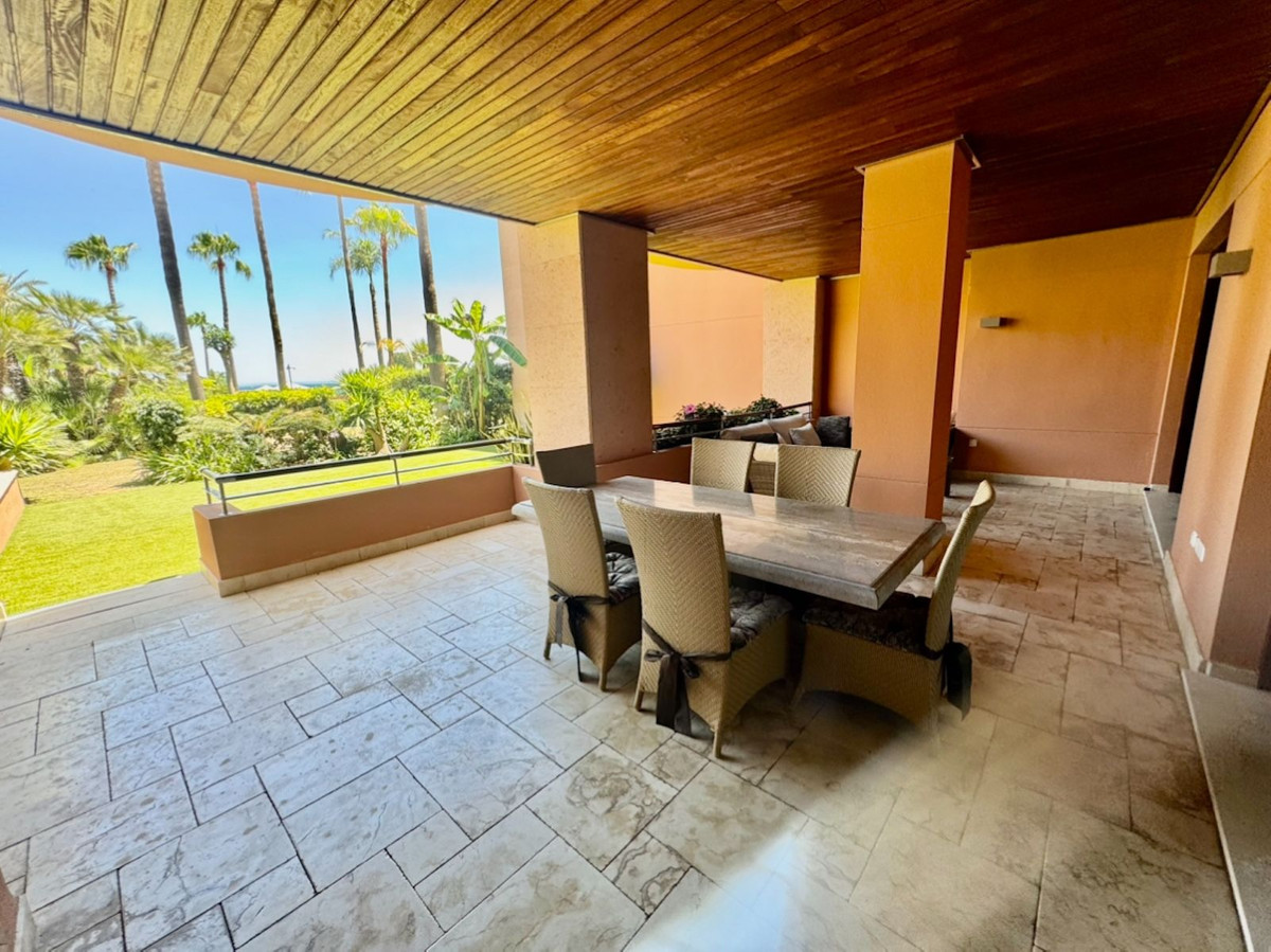 2 Bed Apartment for sale in Puerto Banús Costa Del Sol, Málaga, Spain