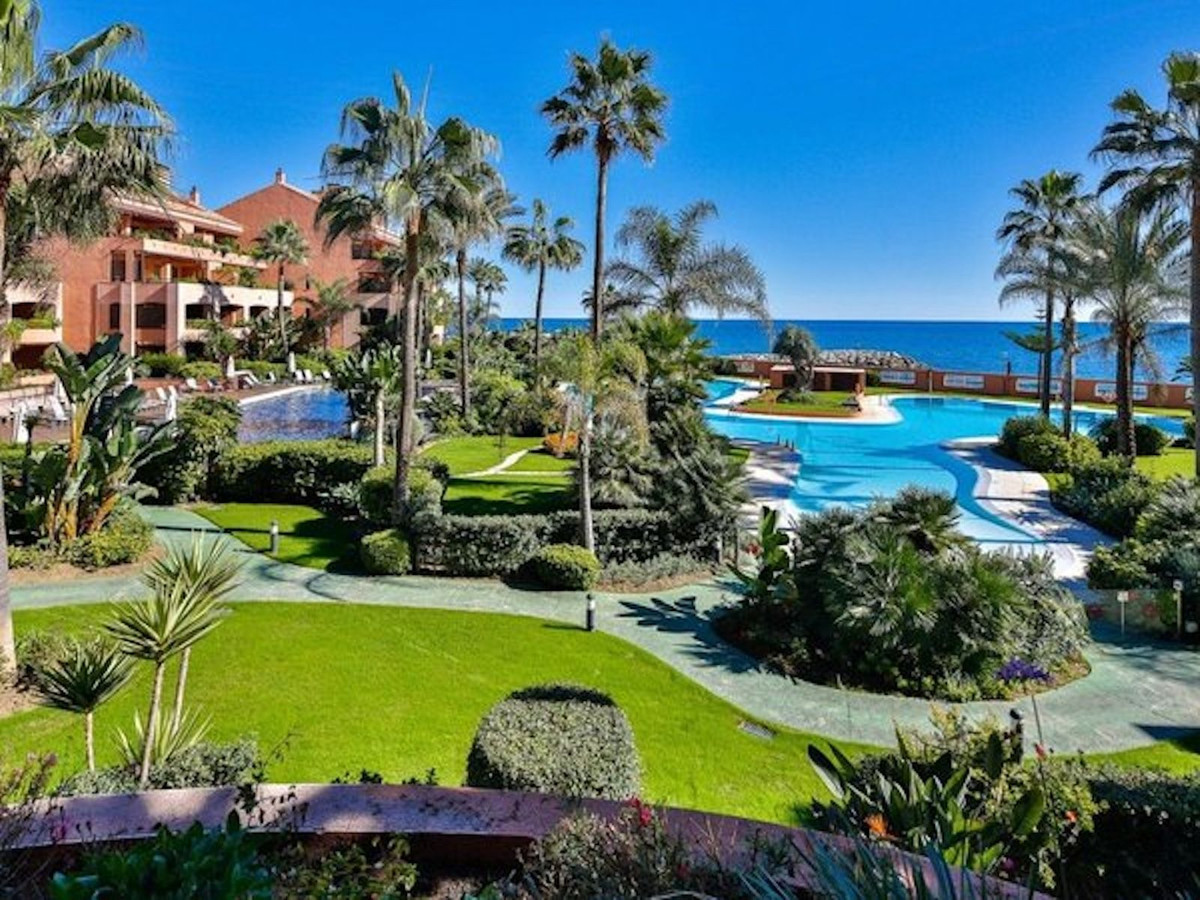 2 Bed Apartment for sale in Puerto Banús Costa Del Sol, Málaga, Spain