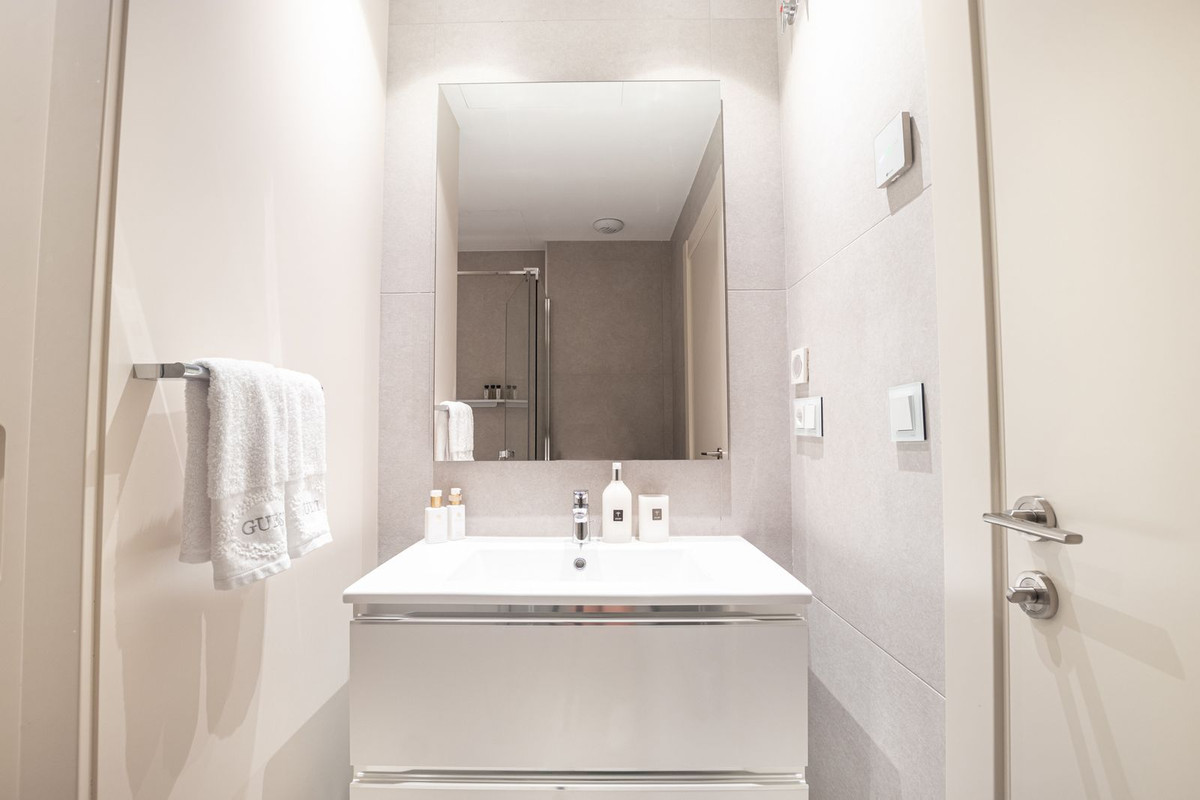2 Bed Apartment for sale in Estepona Costa Del Sol, Málaga, Spain