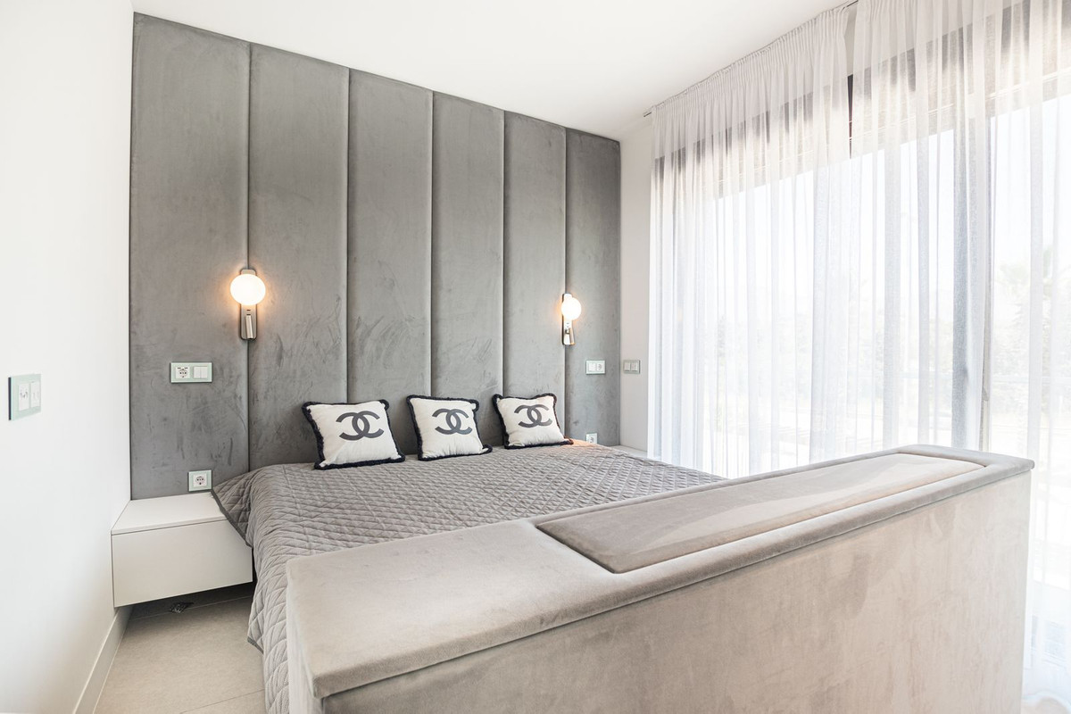 2 Bed Apartment for sale in Estepona Costa Del Sol, Málaga, Spain