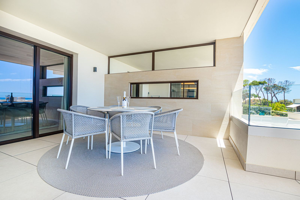 2 Bed Apartment for sale in Estepona Costa Del Sol, Málaga, Spain