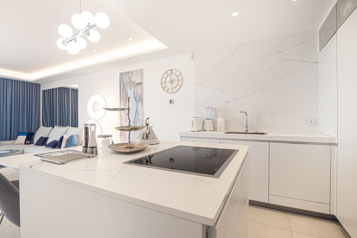 2 Bed Apartment for sale in Estepona Costa Del Sol, Málaga, Spain