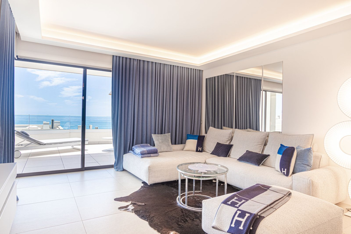 2 Bed Apartment for sale in Estepona Costa Del Sol, Málaga, Spain