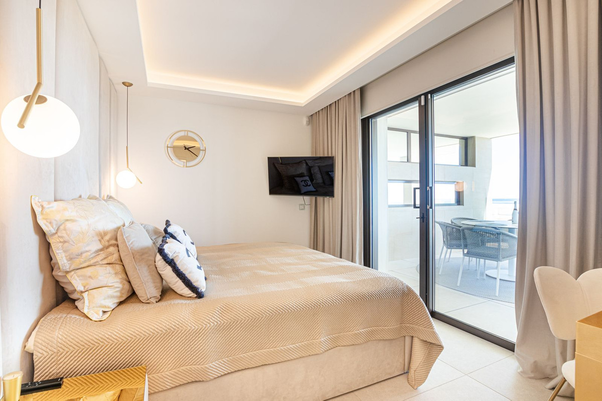 2 Bed Apartment for sale in Estepona Costa Del Sol, Málaga, Spain