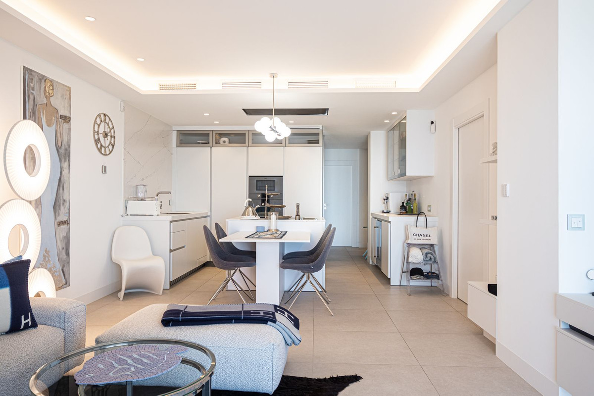 2 Bed Apartment for sale in Estepona Costa Del Sol, Málaga, Spain