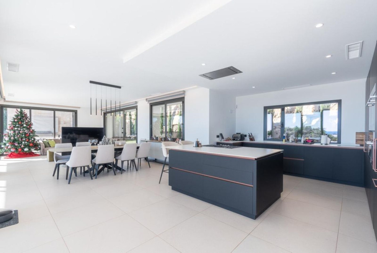 Se vende Villa - Chalet de 4 dormitorios en Costa Del Sol, Málaga, España