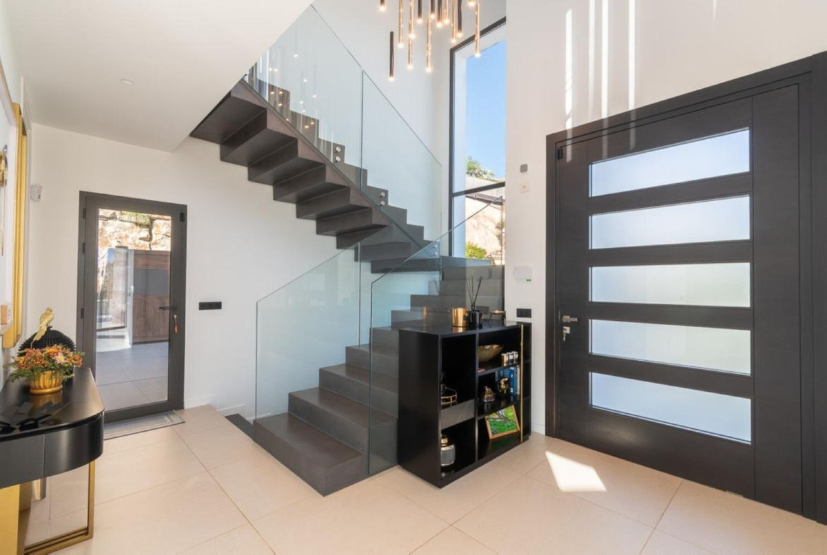 Se vende Villa - Chalet de 4 dormitorios en Costa Del Sol, Málaga, España
