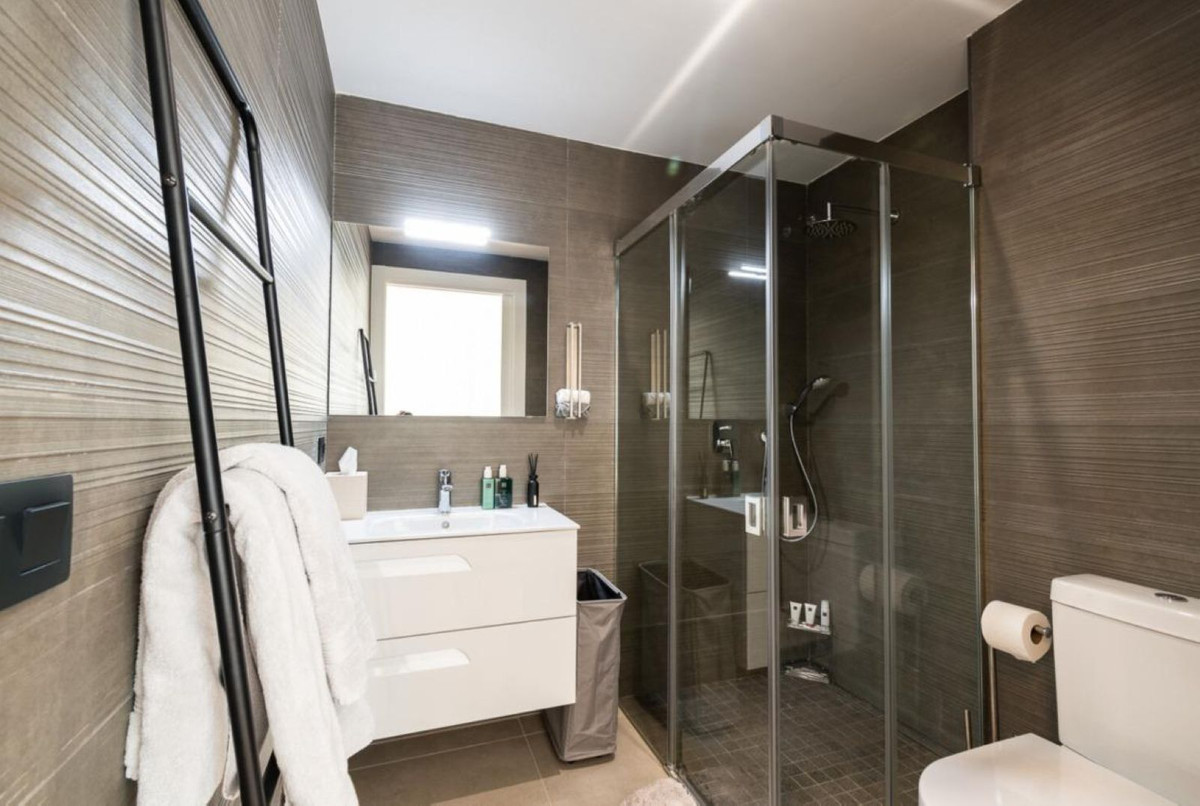 Se vende Villa - Chalet de 4 dormitorios en Costa Del Sol, Málaga, España