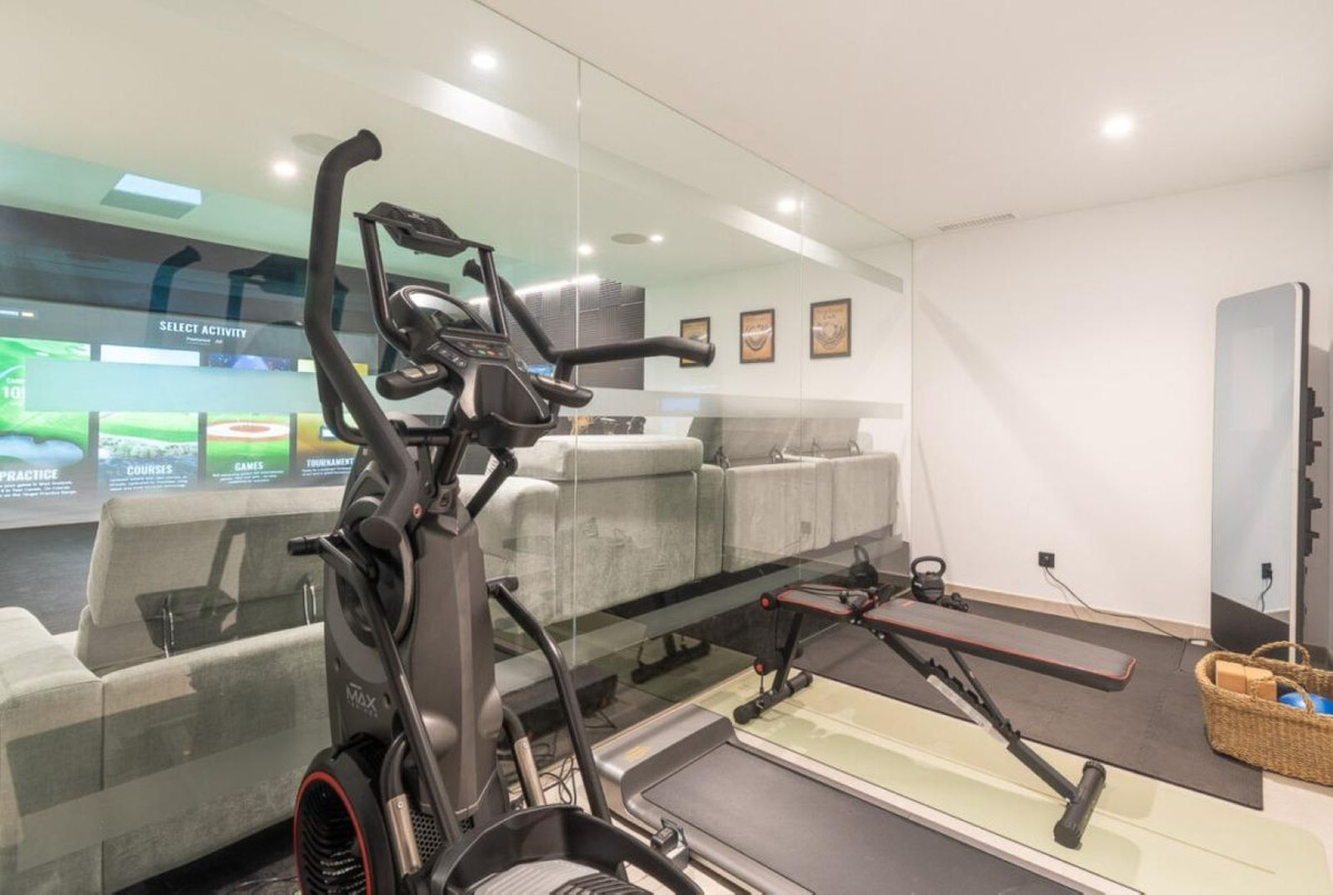 Se vende Villa - Chalet de 4 dormitorios en Costa Del Sol, Málaga, España