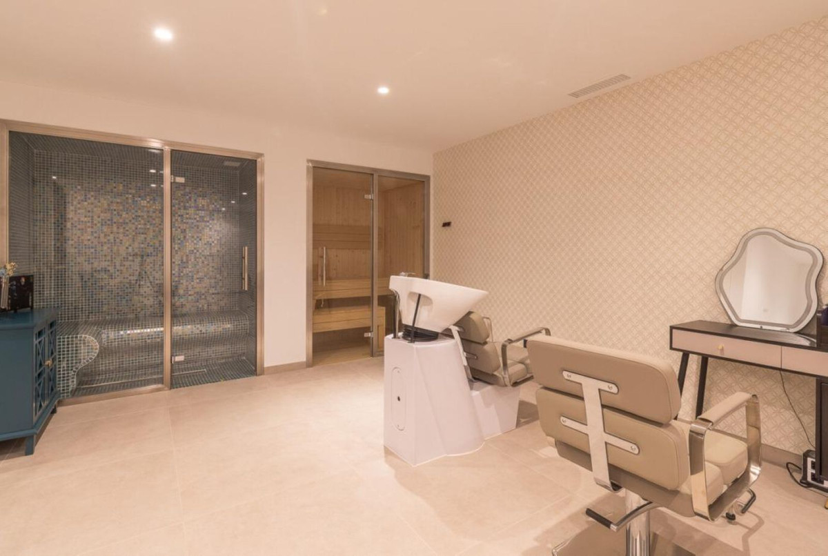 Se vende Villa - Chalet de 4 dormitorios en Costa Del Sol, Málaga, España