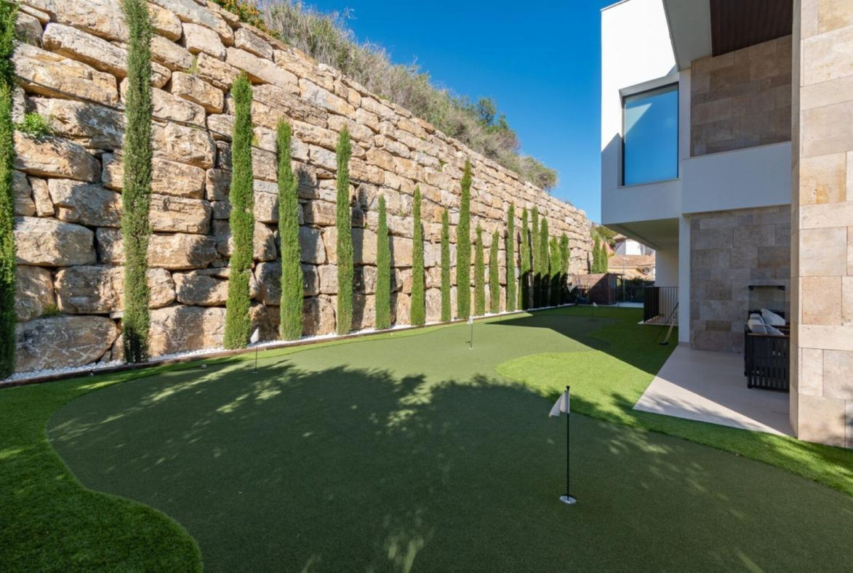 Se vende Villa - Chalet de 4 dormitorios en Costa Del Sol, Málaga, España