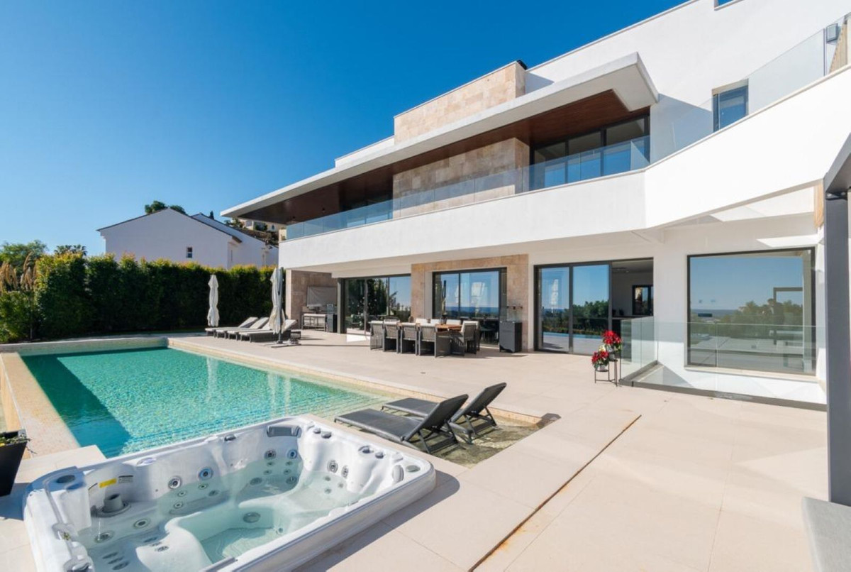 Se vende Villa - Chalet de 4 dormitorios en Costa Del Sol, Málaga, España