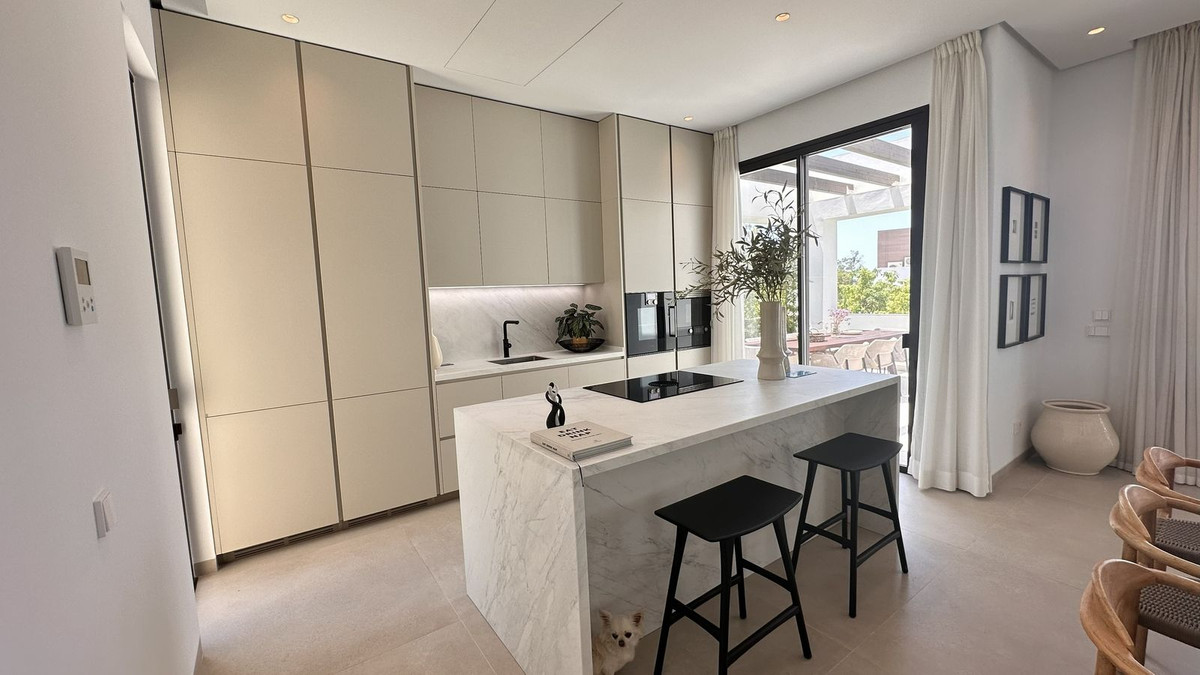 5 Bed Townhouse for sale in Marbella Costa Del Sol, Málaga, Spain