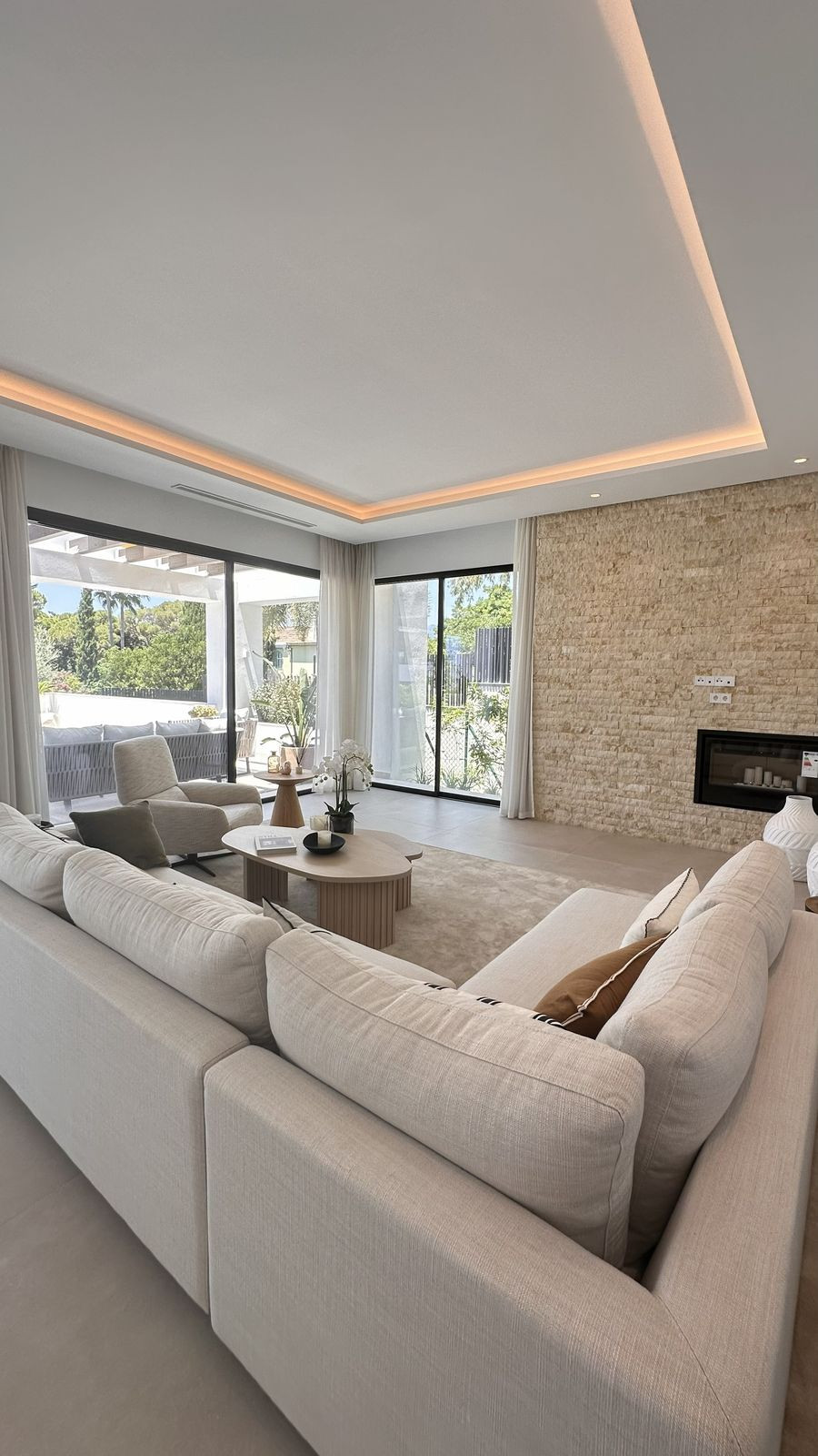 5 Bed Townhouse for sale in Marbella Costa Del Sol, Málaga, Spain