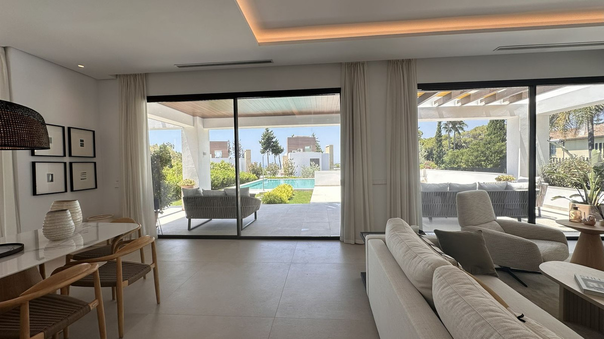 5 Bed Townhouse for sale in Marbella Costa Del Sol, Málaga, Spain