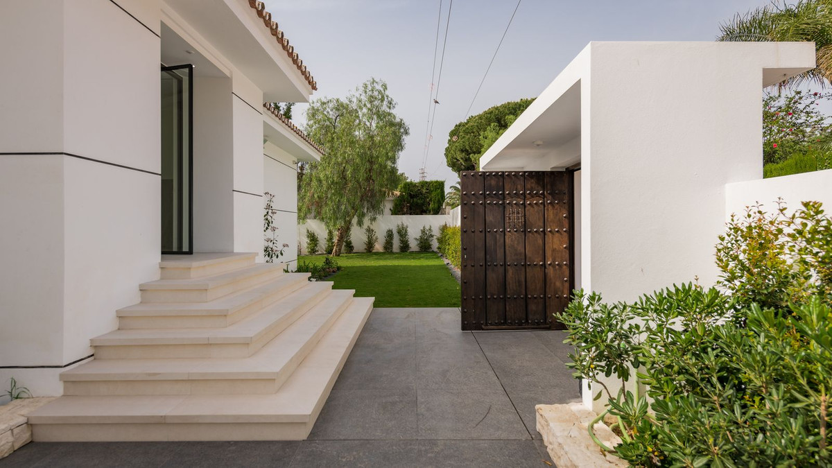 Se vende Villa - Chalet de 6 dormitorios en Costa Del Sol, Málaga, España