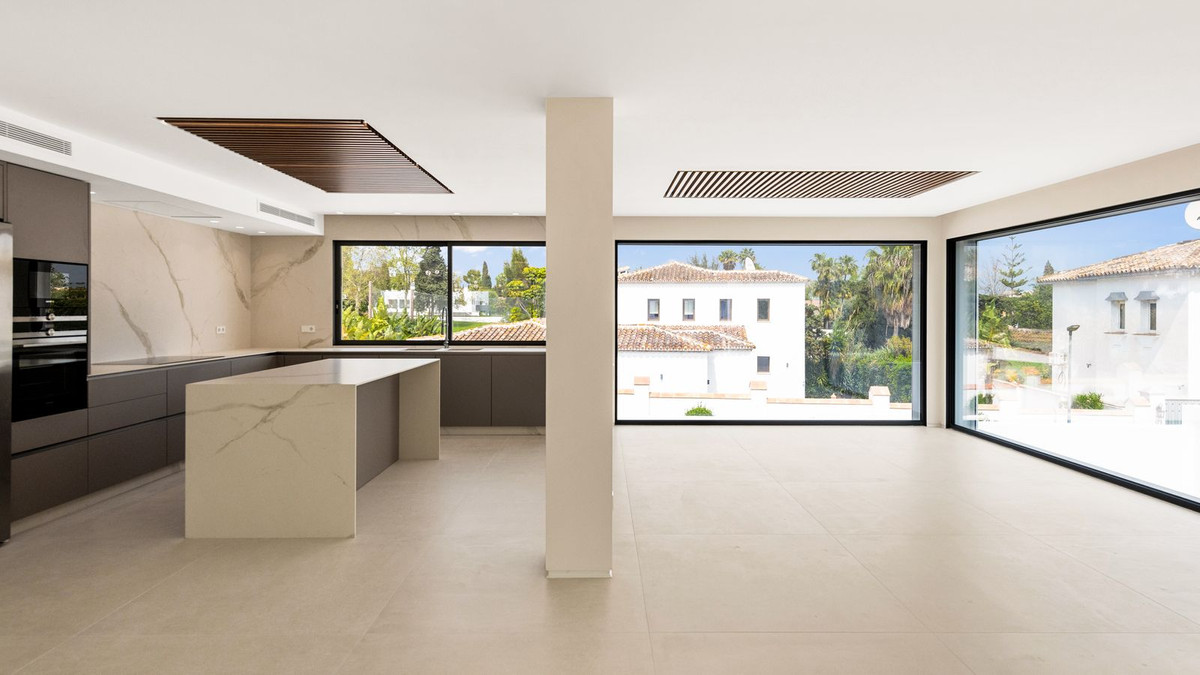 Se vende Villa - Chalet de 6 dormitorios en Costa Del Sol, Málaga, España