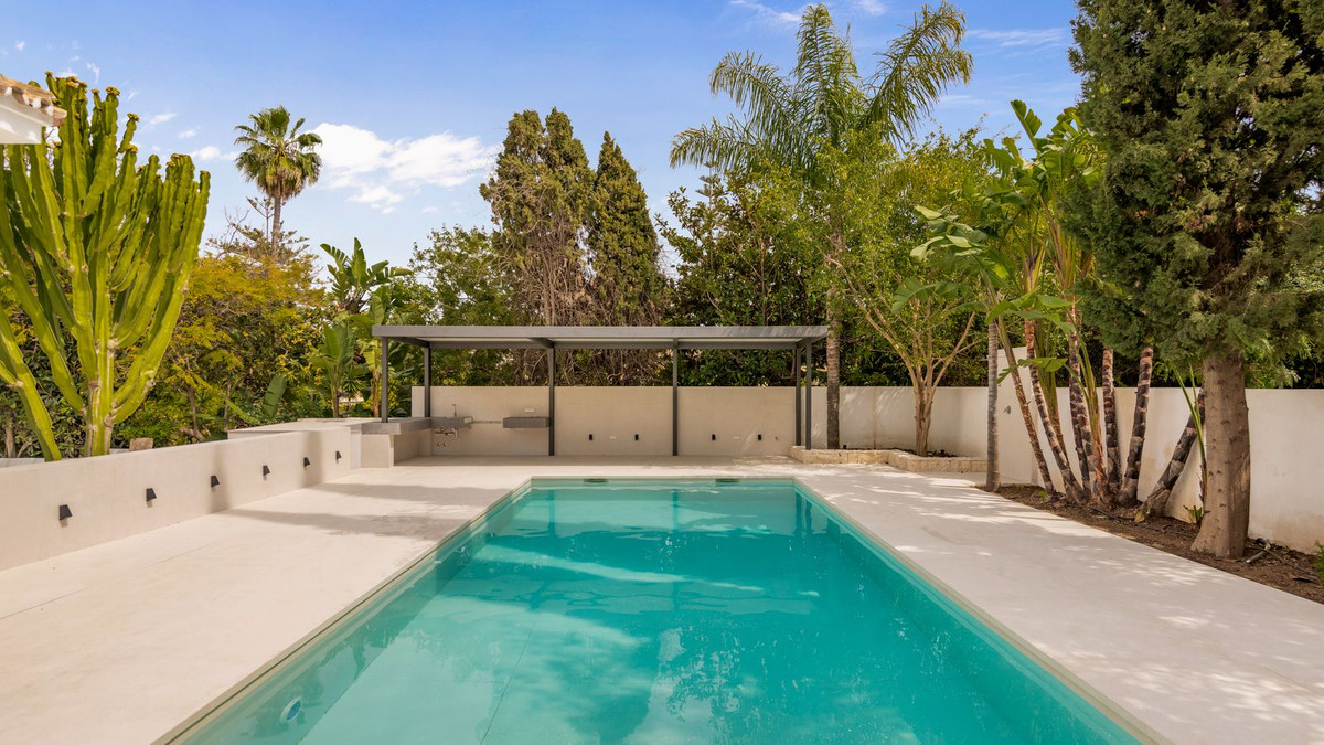 Se vende Villa - Chalet de 6 dormitorios en Costa Del Sol, Málaga, España