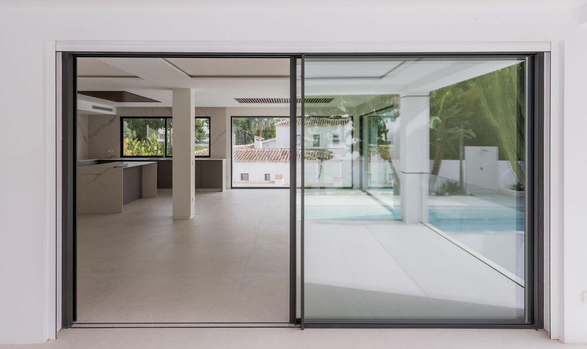 Se vende Villa - Chalet de 6 dormitorios en Costa Del Sol, Málaga, España