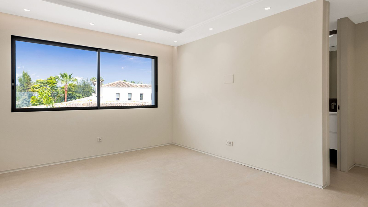 Se vende Villa - Chalet de 6 dormitorios en Costa Del Sol, Málaga, España
