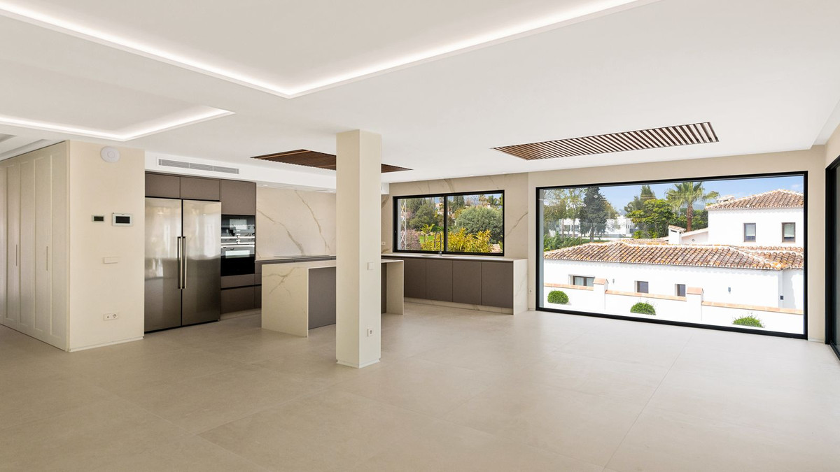 Se vende Villa - Chalet de 6 dormitorios en Costa Del Sol, Málaga, España