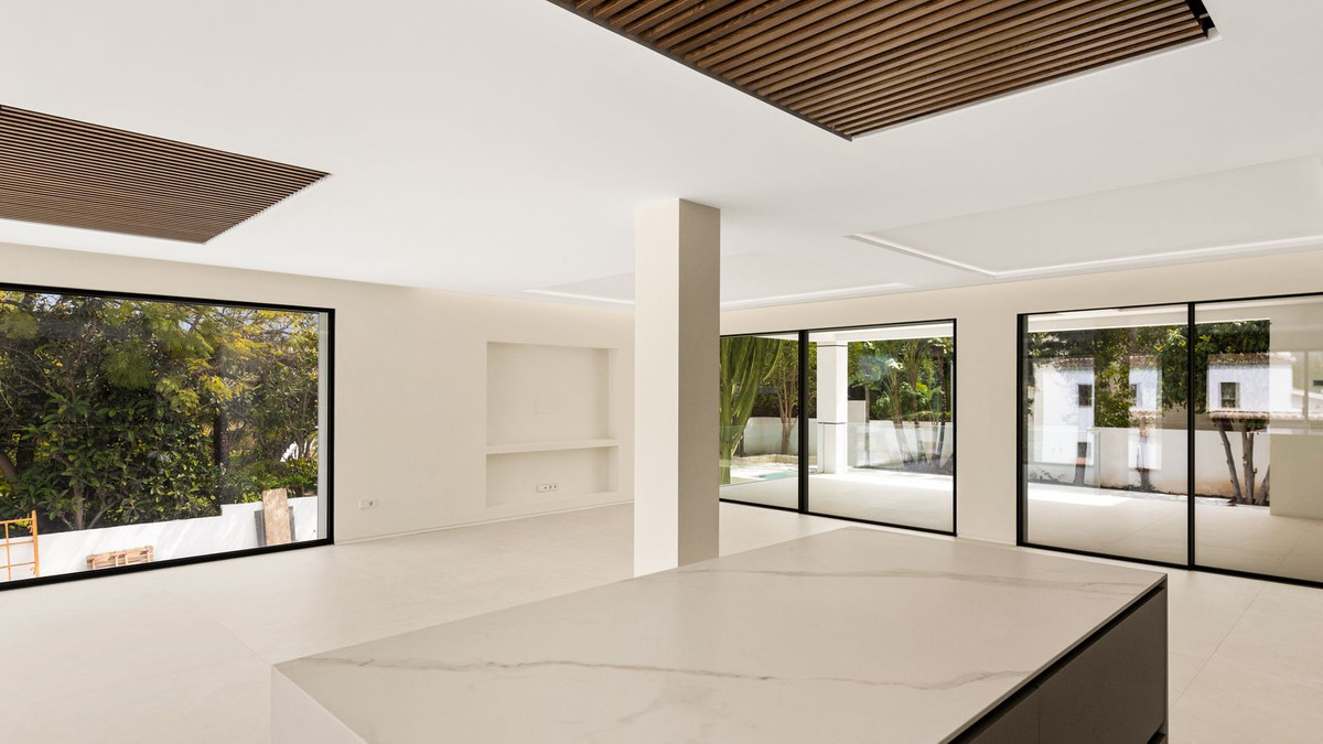 Se vende Villa - Chalet de 6 dormitorios en Costa Del Sol, Málaga, España