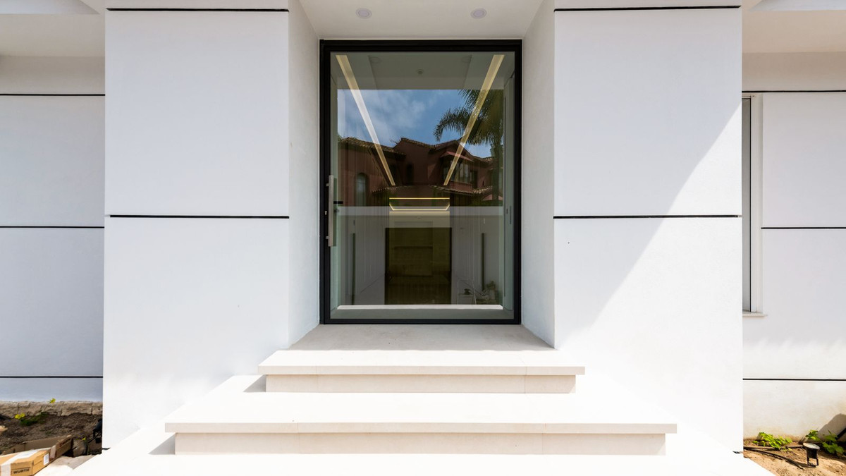 Se vende Villa - Chalet de 6 dormitorios en Costa Del Sol, Málaga, España