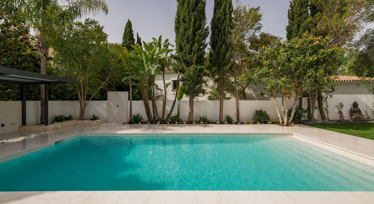 Se vende Villa - Chalet de 6 dormitorios en Costa Del Sol, Málaga, España
