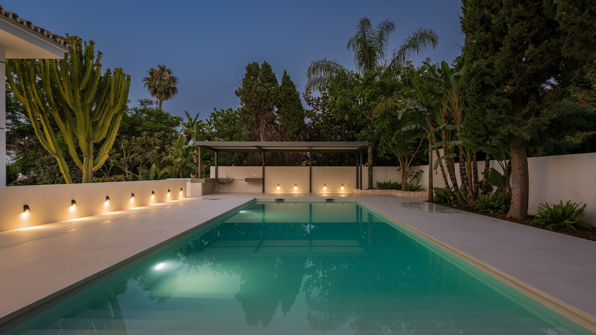 Se vende Villa - Chalet de 6 dormitorios en Costa Del Sol, Málaga, España