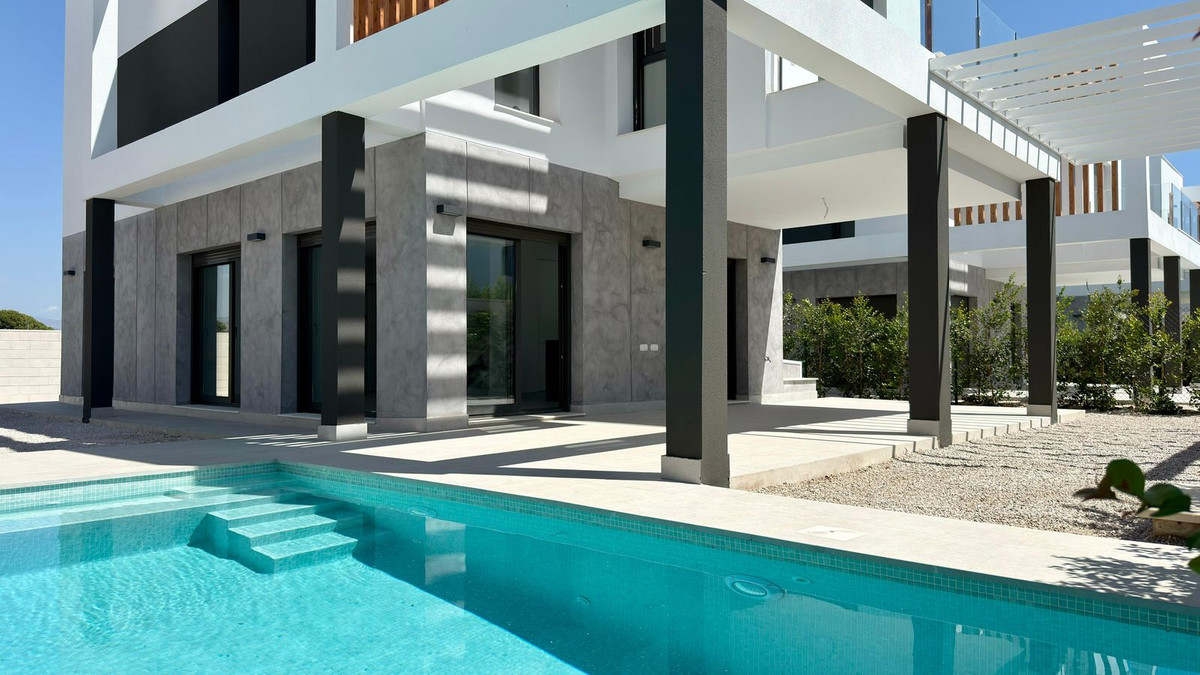 4 Bed Townhouse for sale in Muchamiel Costa Blanca, Alicante, Spain