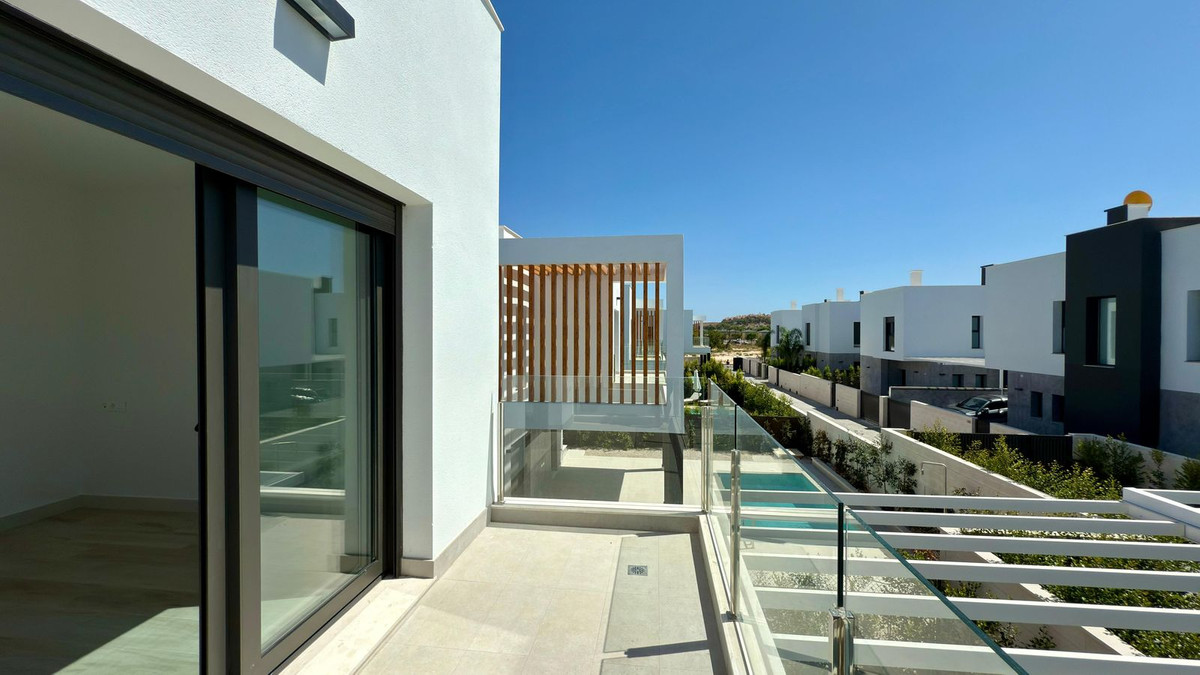 4 Bed Townhouse for sale in Muchamiel Costa Blanca, Alicante, Spain