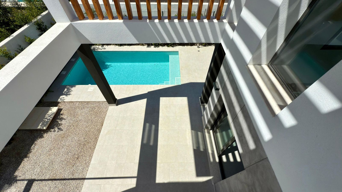 4 Bed Townhouse for sale in Muchamiel Costa Blanca, Alicante, Spain