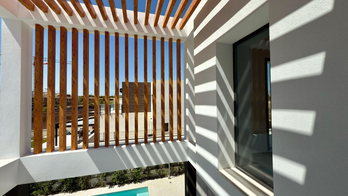 4 Bed Townhouse for sale in Muchamiel Costa Blanca, Alicante, Spain
