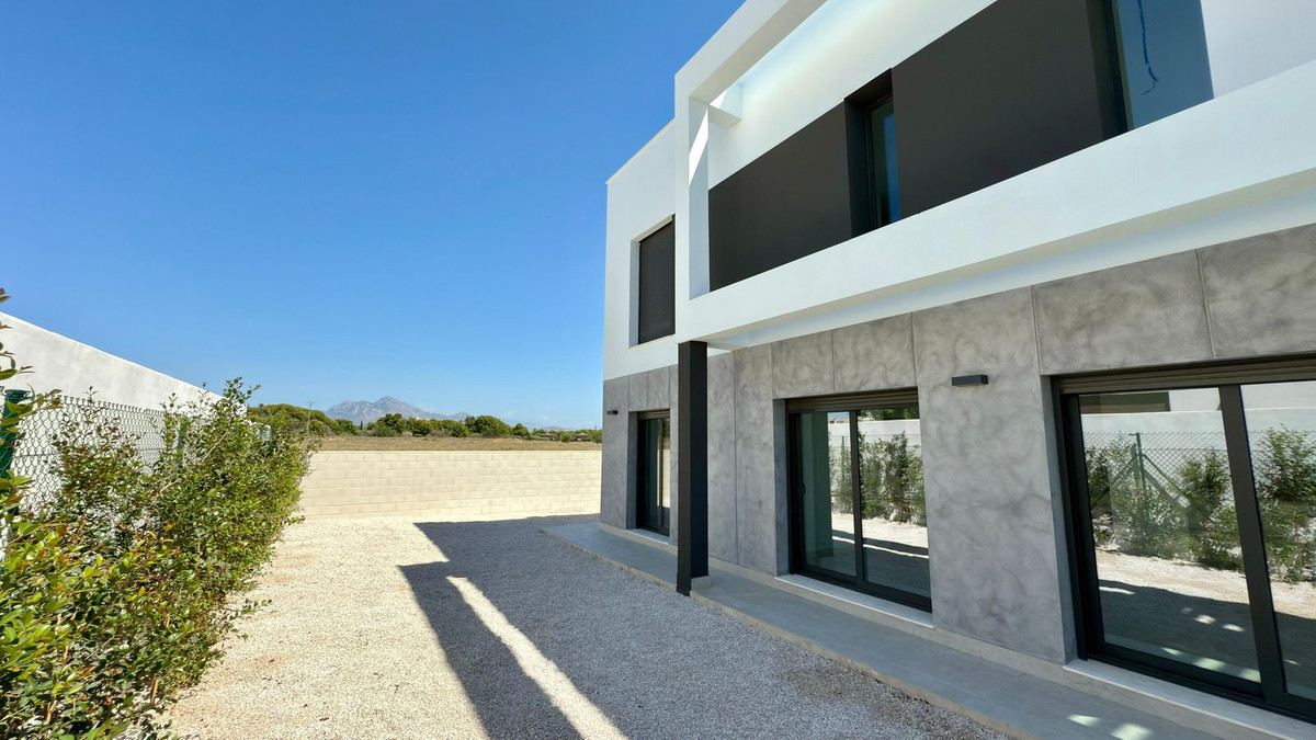 4 Bed Townhouse for sale in Muchamiel Costa Blanca, Alicante, Spain