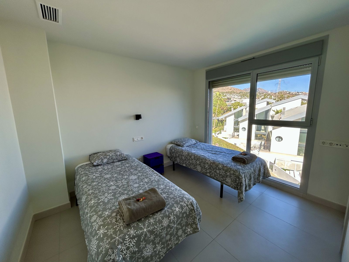 3 Bed Apartment for sale in Fuengirola Costa Del Sol, Málaga, Spain