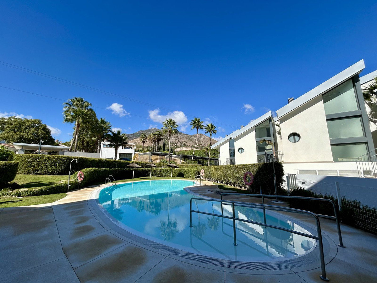 3 Bed Apartment for sale in Fuengirola Costa Del Sol, Málaga, Spain