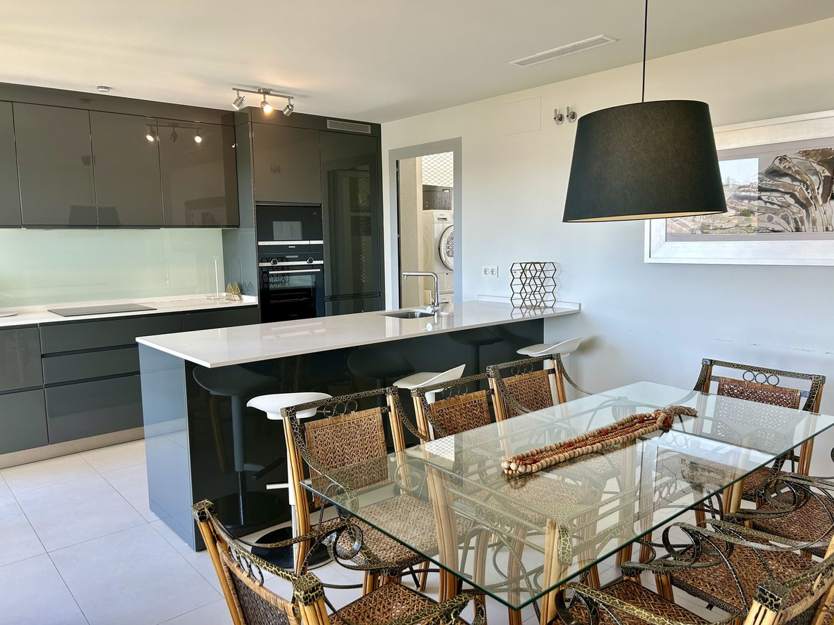 3 Bed Apartment for sale in Fuengirola Costa Del Sol, Málaga, Spain