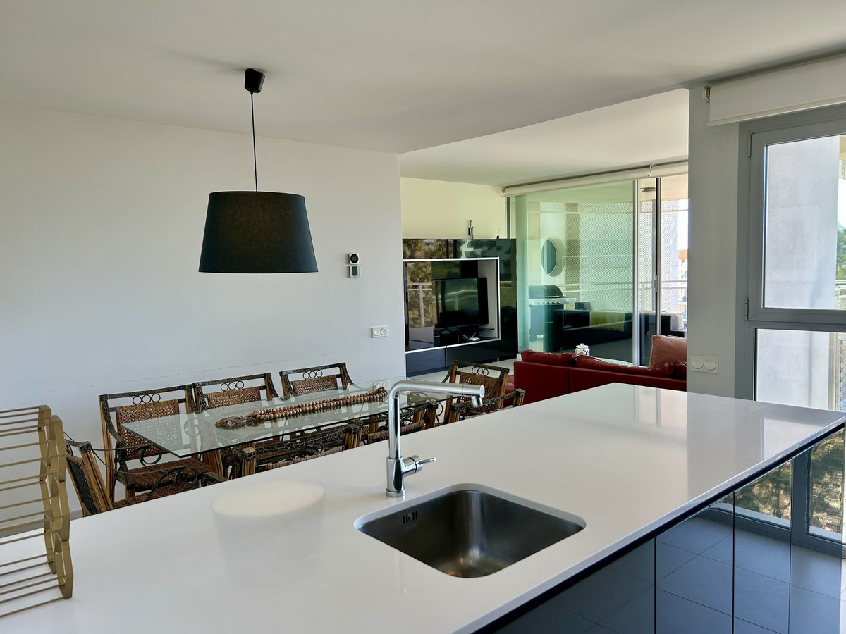 3 Bed Apartment for sale in Fuengirola Costa Del Sol, Málaga, Spain