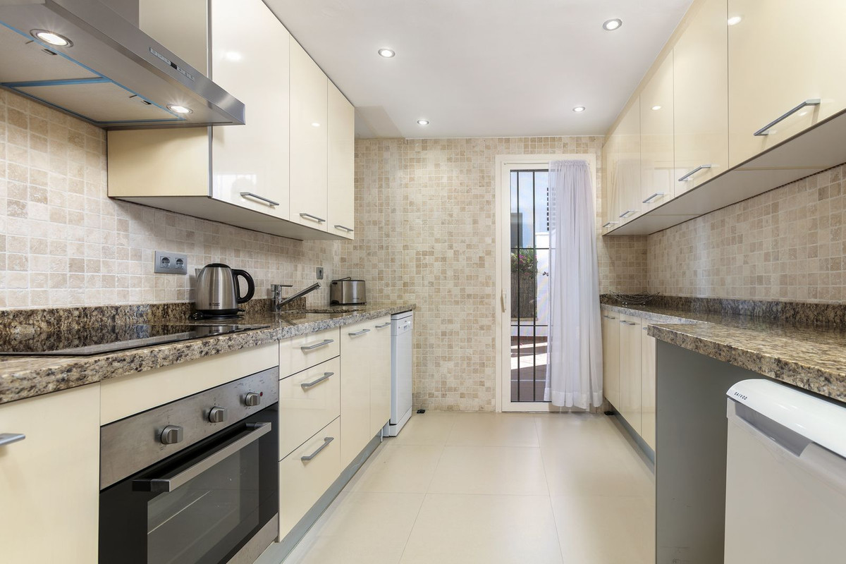 2 Bed Apartment for sale in Nueva Andalucía Costa Del Sol, Málaga, Spain