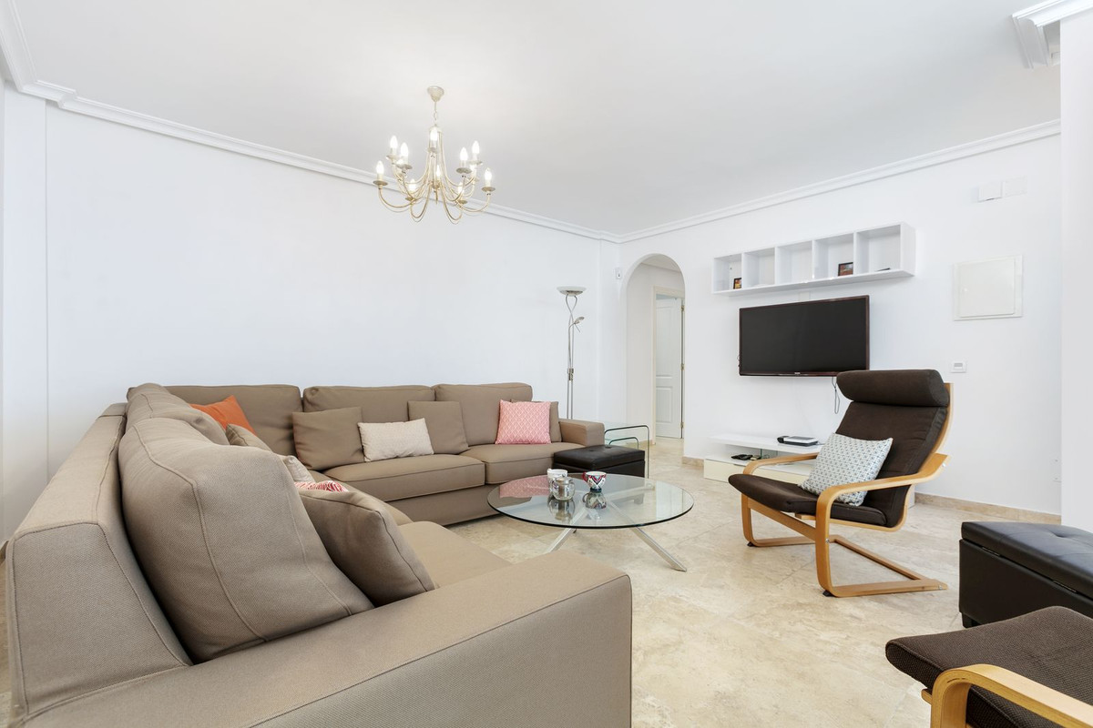 2 Bed Apartment for sale in Nueva Andalucía Costa Del Sol, Málaga, Spain