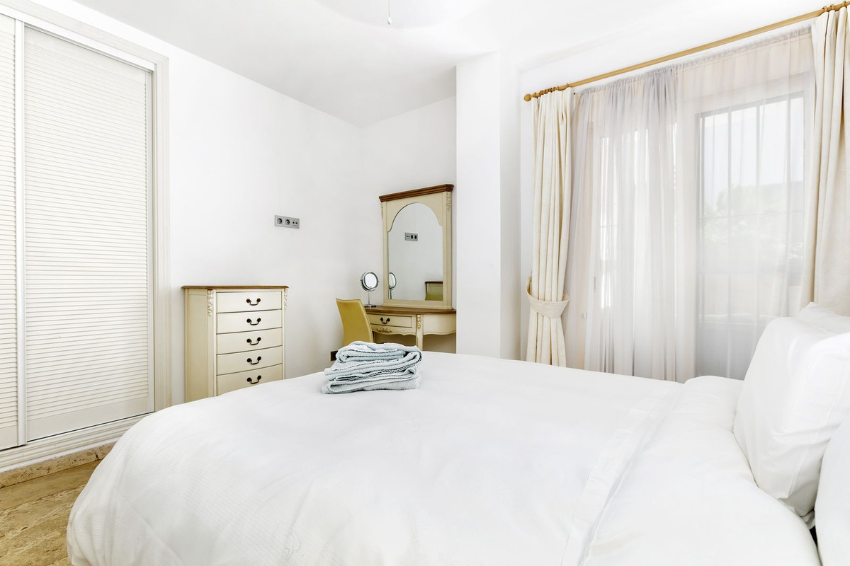 2 Bed Apartment for sale in Nueva Andalucía Costa Del Sol, Málaga, Spain