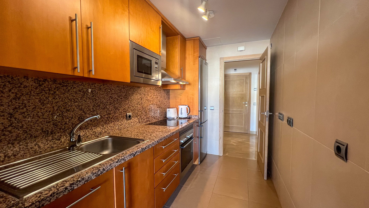 2 Bed Apartment for sale in La Duquesa Costa Del Sol, Málaga, Spain